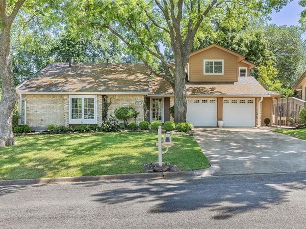 1814 Oak Creek Drive, Sherman, TX 75092