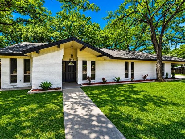 1917 Toplea Drive, Euless, TX 76040