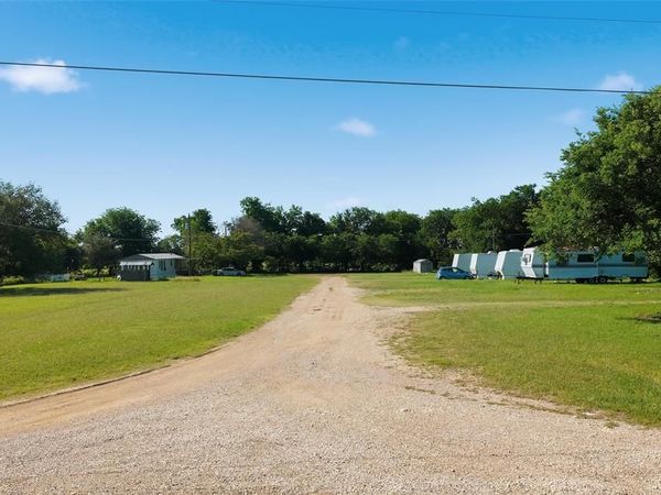 154 FRANKS VILLA, Bruceville, TX 76630