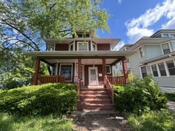 630 Forest Avenue , Elgin, IL 60120