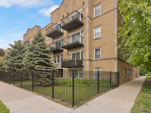 7050 N Damen Avenue , Unit 3S, Chicago, IL 60645