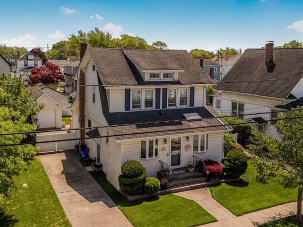 84 Woodlawn Avenue, Valley Stream, NY 11581