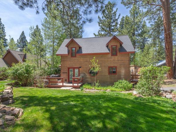 10243 Laburnham Circle, Truckee, CA 96161