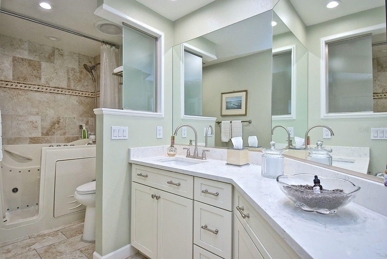 3890 Lyndhurst Court, Sarasota, FL 34235 Photo