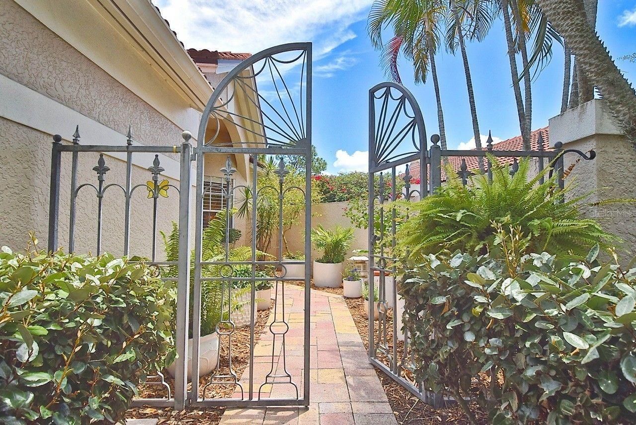 3890 Lyndhurst Court, Sarasota, FL 34235 Photo