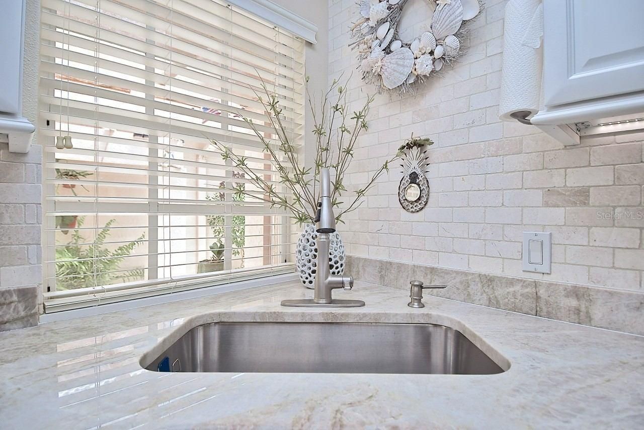 3890 Lyndhurst Court, Sarasota, FL 34235 Photo