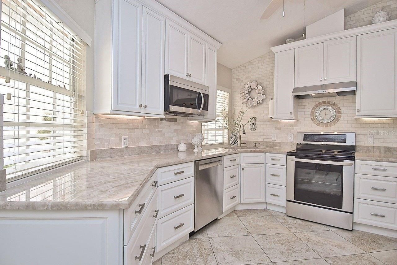 3890 Lyndhurst Court, Sarasota, FL 34235 Photo
