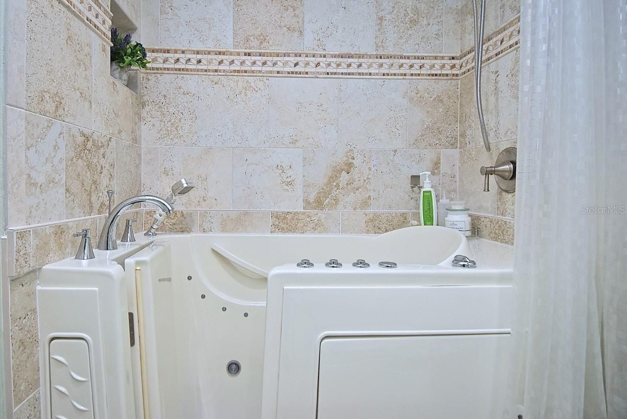 3890 Lyndhurst Court, Sarasota, FL 34235 Photo