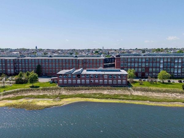194-R Riverside Ave, New Bedford, MA 02746