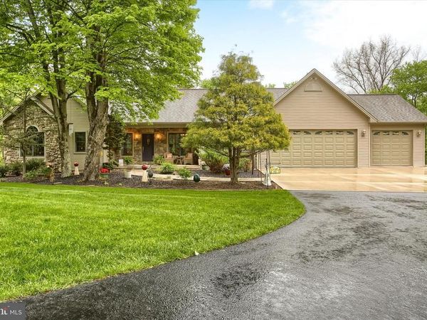 416 MEHAFFIE LANE, HARRISBURG, PA 17112