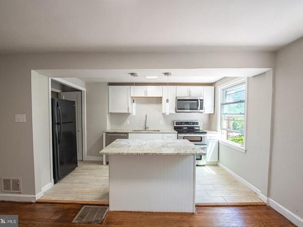 2205 KENSINGTON STREET, HARRISBURG, PA 17104