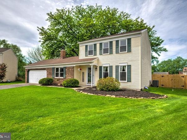 5 LAMPOST COURT , WILLOW STREET, PA 17584