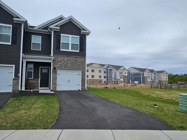 50 PEREGRINE WAY, BURLINGTON, NJ 08016