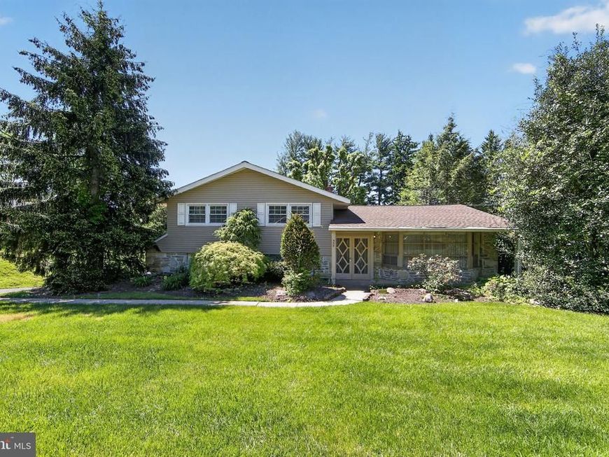533 Martin Lane, Dresher, PA 19025 Main Photo