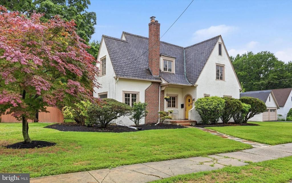 30 Bartram Avenue, Mount Holly, NJ 08060 Main Photo