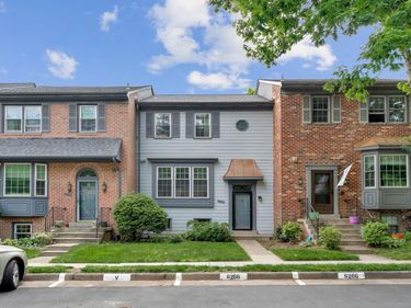 2827 KELLY SQUARE, VIENNA, VA 22181