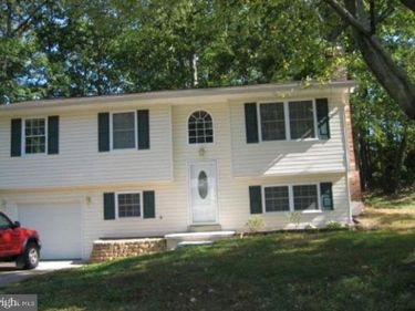 16121 INDUS DRIVE , WOODBRIDGE, VA 22191
