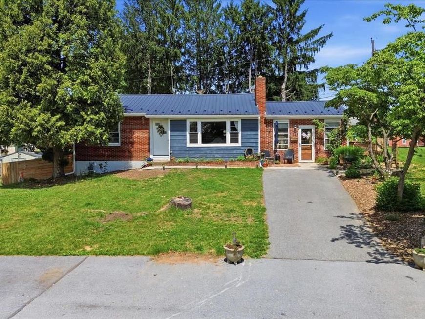 11328 Dogwood Drive, Hagerstown, MD 21740 Main Photo
