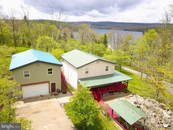 106 N ROCK RIDGE LANE, MOUNT STORM, WV 26739