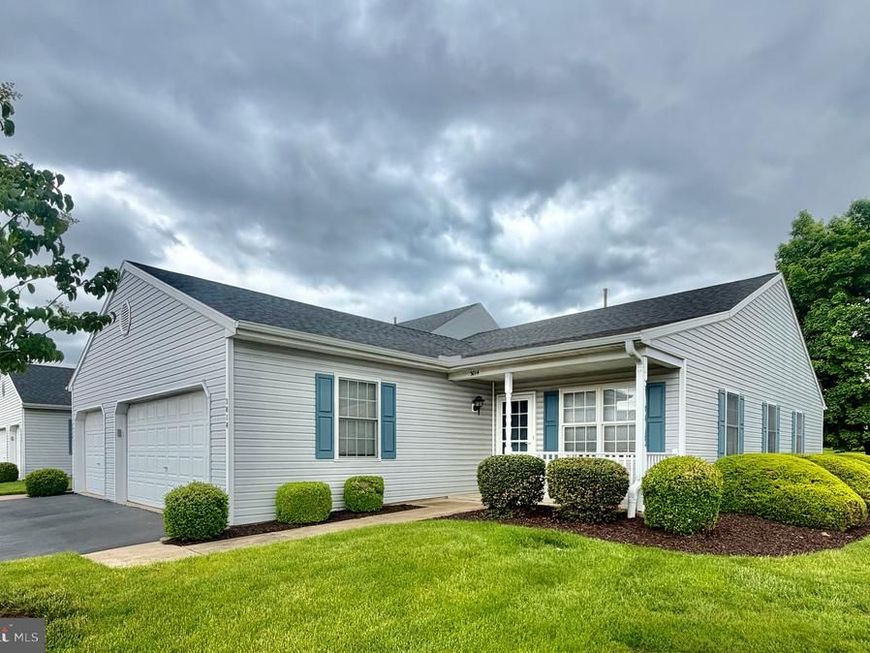 3014 Village Circle W, York, PA 17404 Main Photo