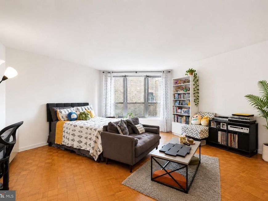 224 30 W Rittenhouse Square, Unit 904, Philadelphia, PA 19103 Main Photo