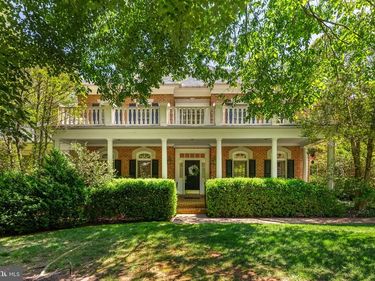 897 CHINQUAPIN ROAD , MCLEAN, VA 22102
