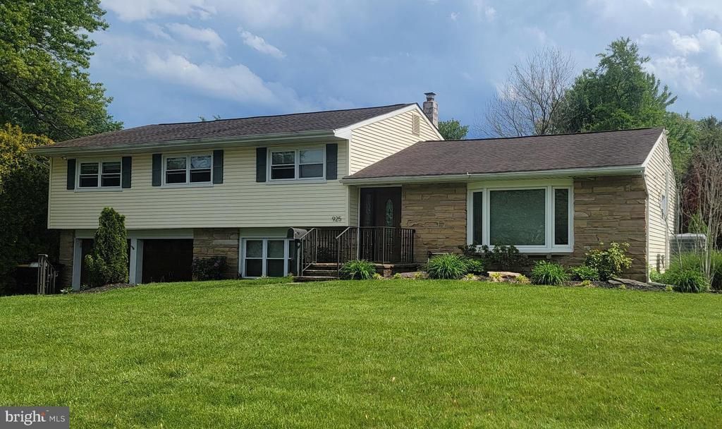 925 BIG OAK ROAD, YARDLEY, PA 19067