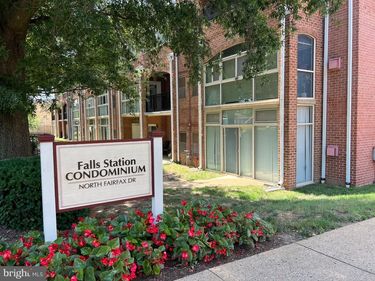 6924 FAIRFAX DRIVE, Unit 132, ARLINGTON, VA 22213