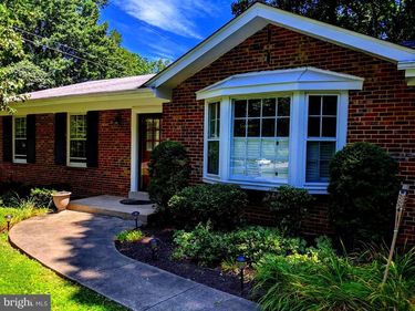 8702 THUNDERBIRD COURT , VIENNA, VA 22182