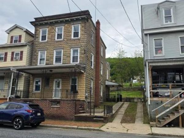 130 E BACON STREET, POTTSVILLE, PA 17901