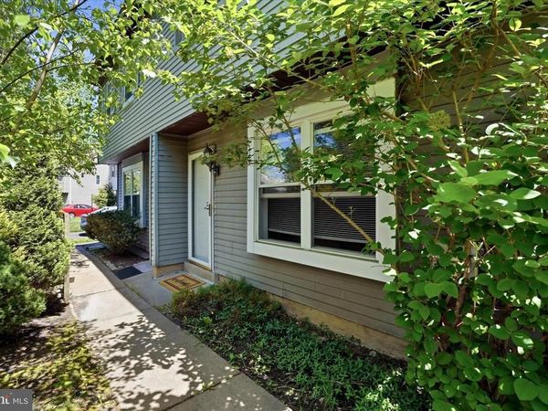 2 HORSESHOE CIRCLE, HORSHAM, PA 19044