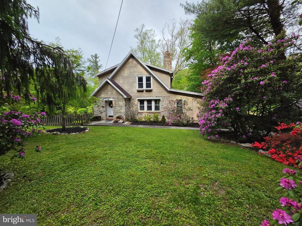 120 YATES STREET, MOUNT HOLLY SPRINGS, PA 17065
