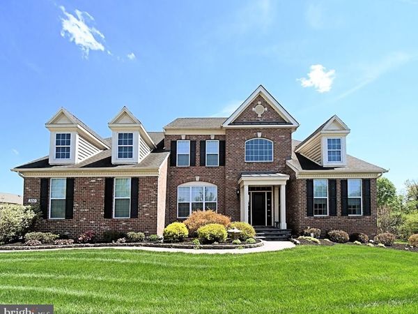 300 ROWLAND LANE, LINE LEXINGTON, PA 18932