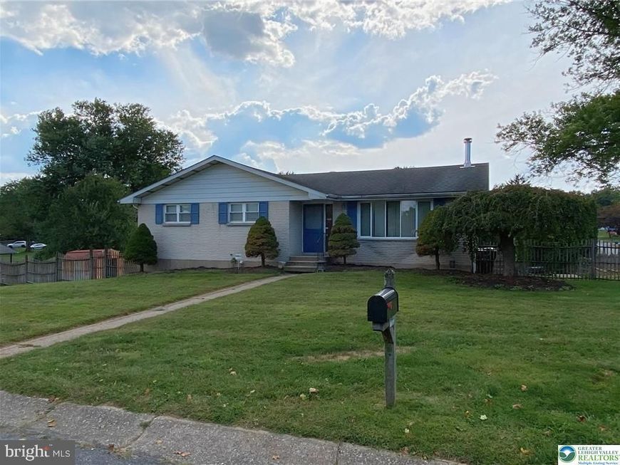 3979 Kenrick Drive, Bethlehem, PA 18020 Main Photo