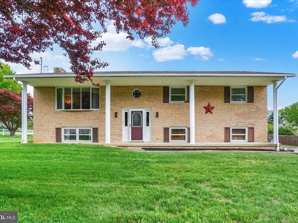 95 VINTON DRIVE , YORK, PA 17402