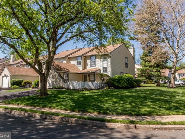1739 MCNELIS DRIVE, SOUTHAMPTON, PA 18966