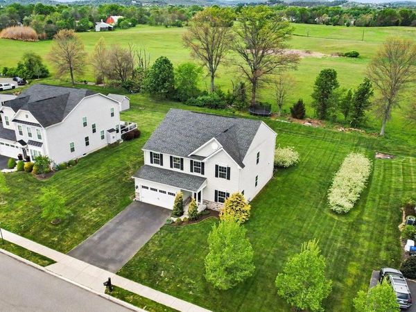 30 HICKORY VALLEY DRIVE, GILBERTSVILLE, PA 19525
