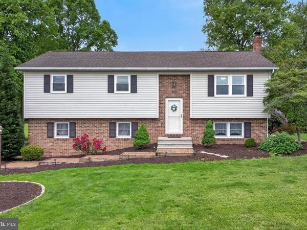 140 HAMILTON DRIVE, ABBOTTSTOWN, PA 17301