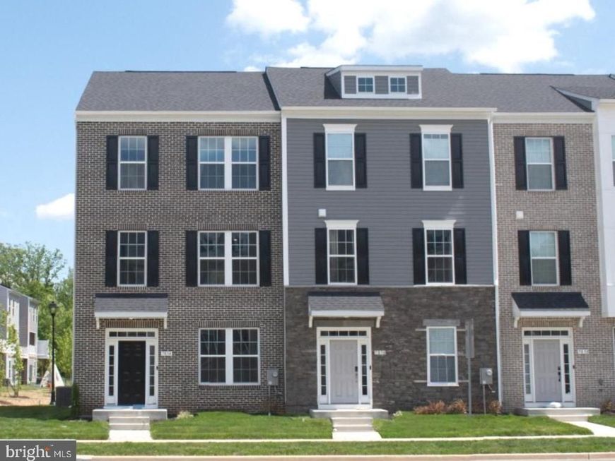 7834 Presidential Parkway, Upper Marlboro, MD 20774 Main Photo