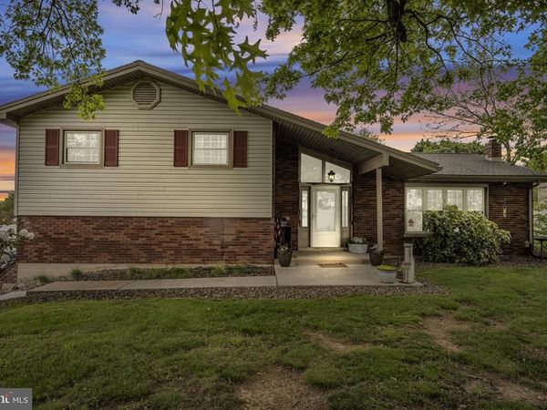 2181 LONG LANE, LEBANON, PA 17046
