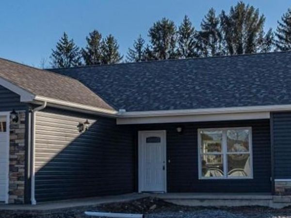 621 LEHIGH LN , ALTOONA, PA 16602