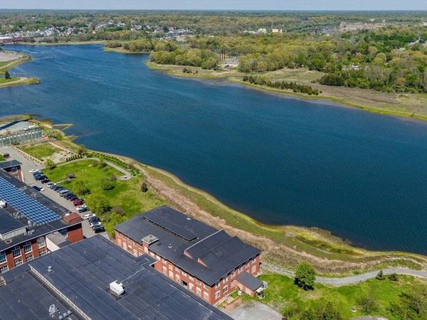 194-R Riverside Ave, New Bedford, MA 02746
