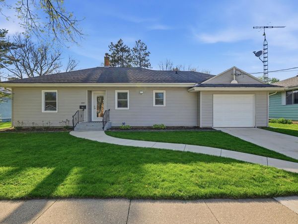 803 E 4th Avenue, Brodhead, WI 53520