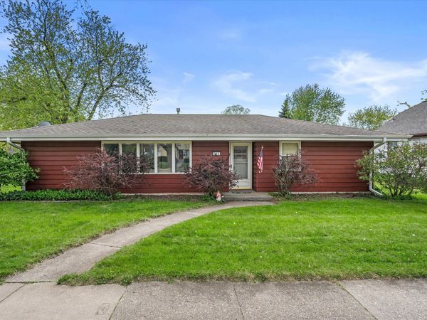 916 S Grand Ave, Waukesha, WI 53186