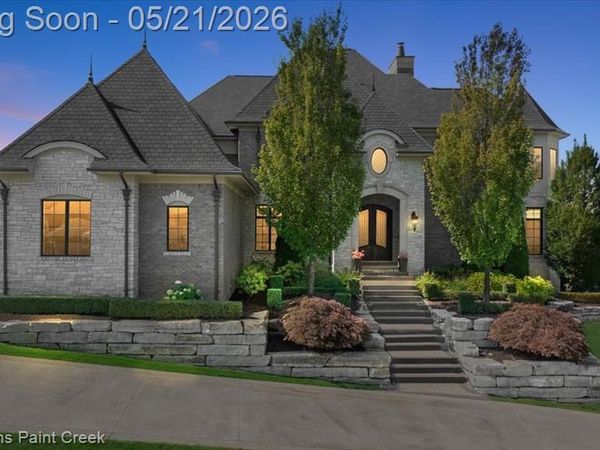 4838 Pinecrest Court, Rochester, MI 48306
