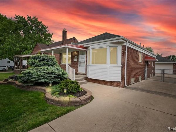 2211 White Avenue, Lincoln Park, MI 48146