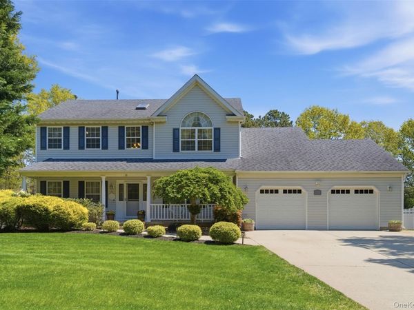 15 Framingham Lane, Shoreham, NY 11786