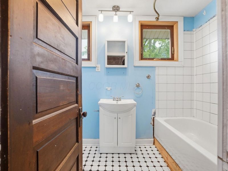 1567 Kenmore Road, Columbus, OH 43211 Photo 35
