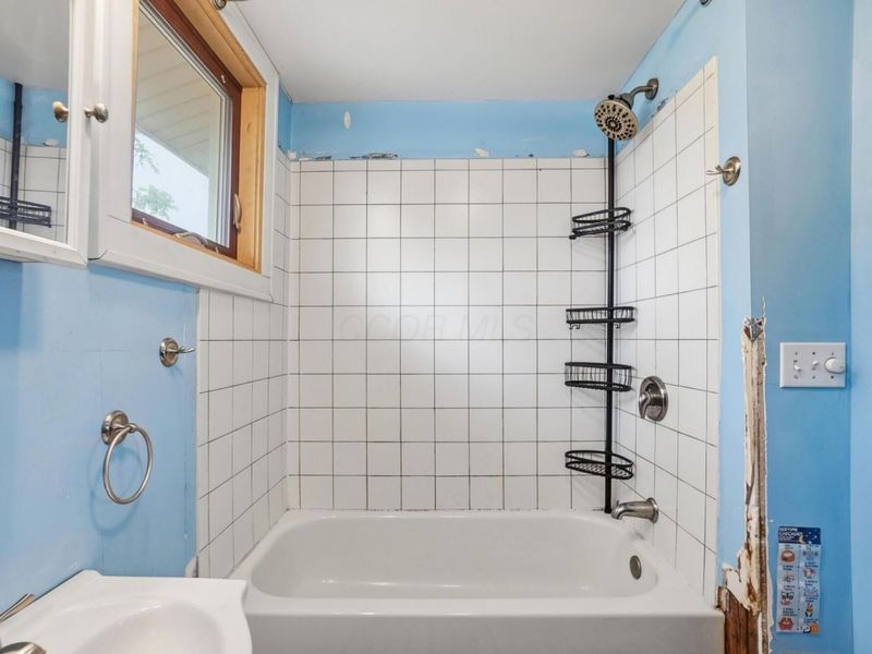 1567 Kenmore Road, Columbus, OH 43211 Photo 38