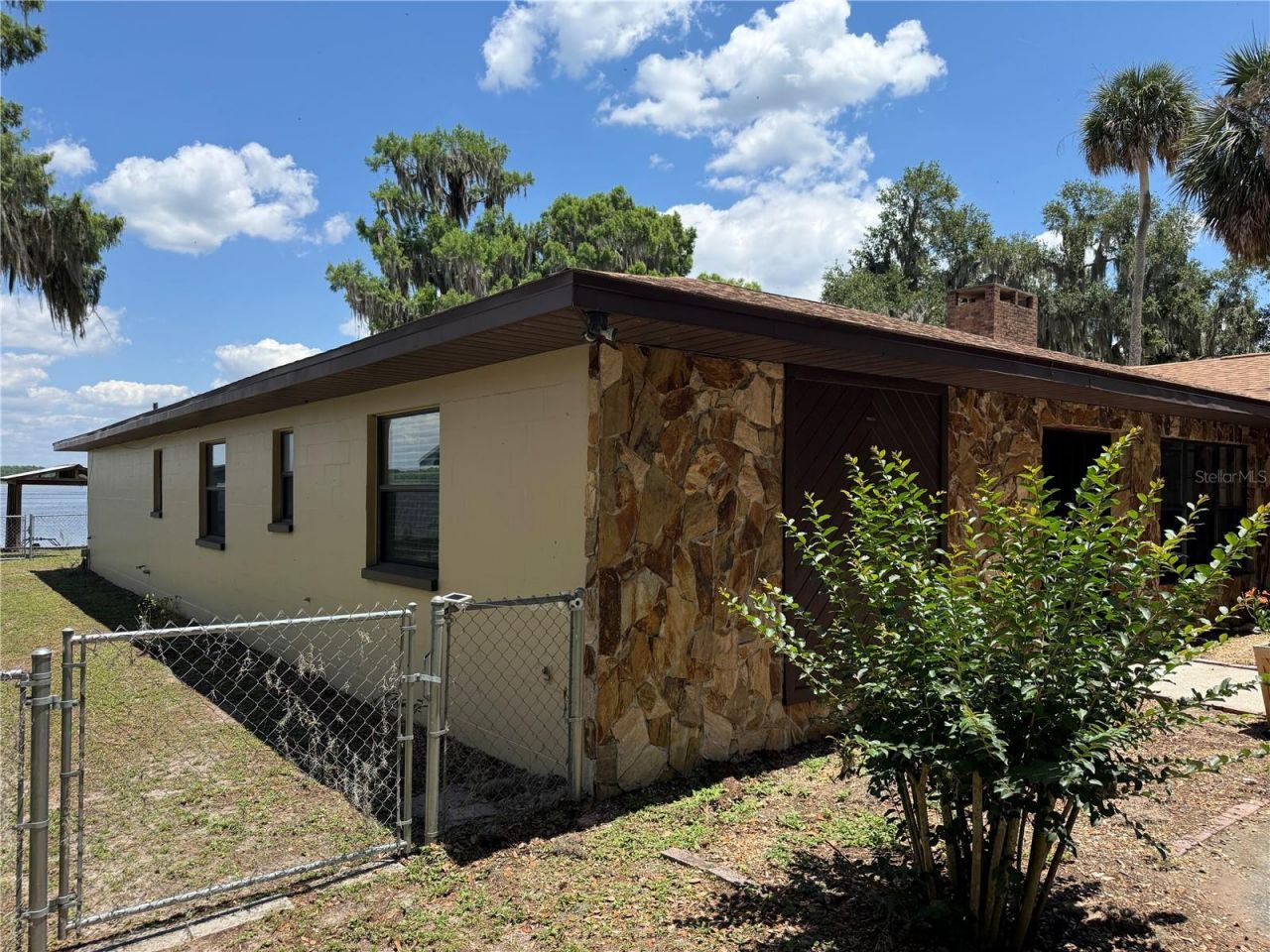 4232 County Road 400, Lake Panasoffkee, FL 33538 Photo